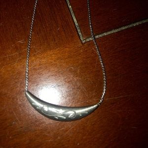 Pretty necklace. Silver Great condition